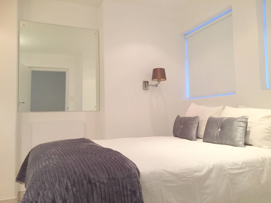 To Let 3 Bedroom Property for Rent in Sea Point Western Cape